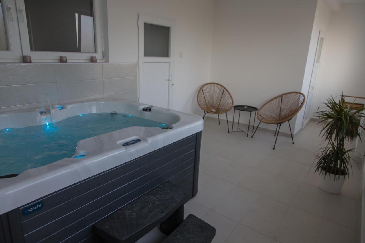 קארנאץ Holiday Home Thesaurum מראה חיצוני תמונה