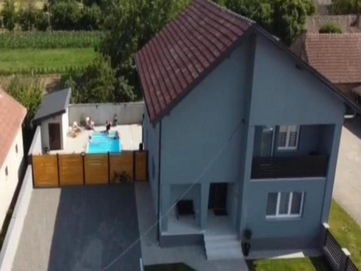 קארנאץ Holiday Home Thesaurum מראה חיצוני תמונה
